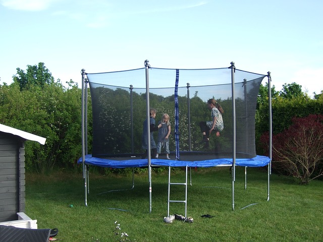 Zásady bezpečného skákání na trampolínách v akci